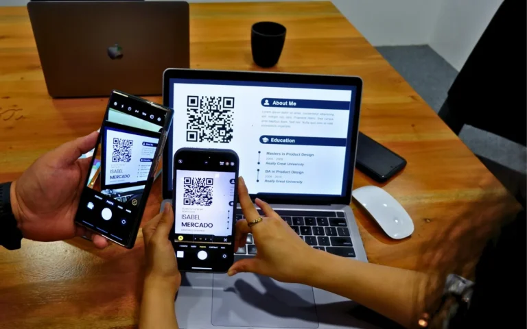 Telefonla QR kod okutarak kayıt